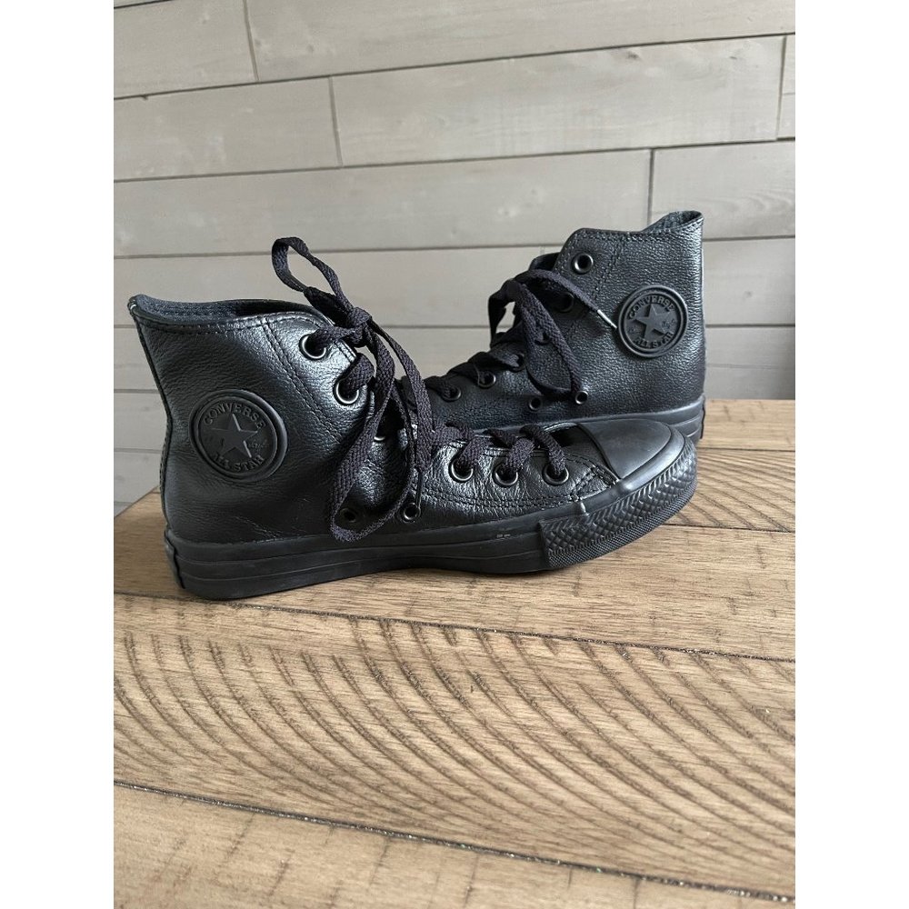 Chuck Taylor All Star Leather Sneakers Unisex NEW Size 4